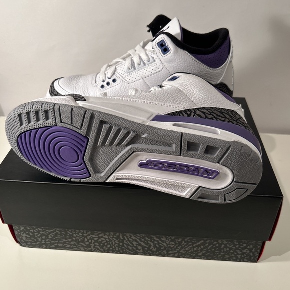 Jordan 3 dark iris
Size: 6Y
Brand new but tried on once
With box - Picture 4 of 4